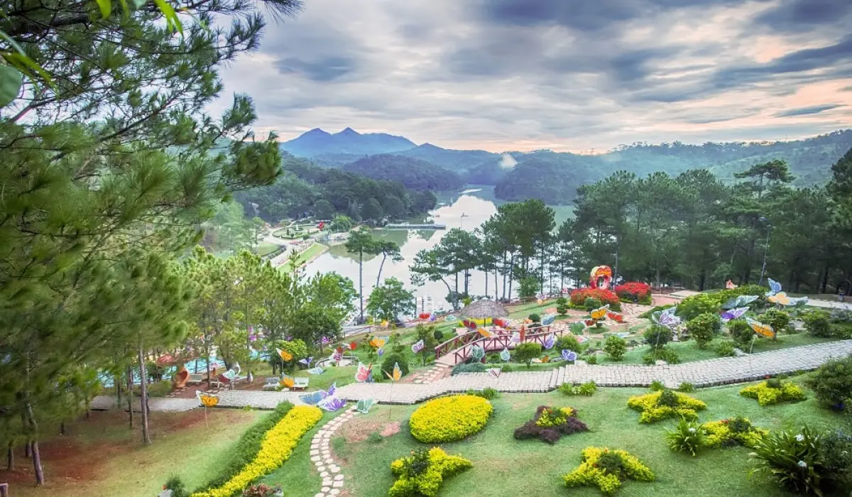 Hồ Đa Thiện Tại Thung Lũng T&igrave;nh Y&ecirc;u