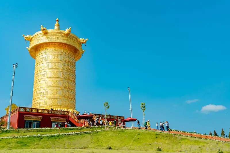 B&igrave;nh y&ecirc;n tự tại nơi Đại Bảo Th&aacute;p Kinh Lu&acirc;n Đ&agrave; Lạt 5