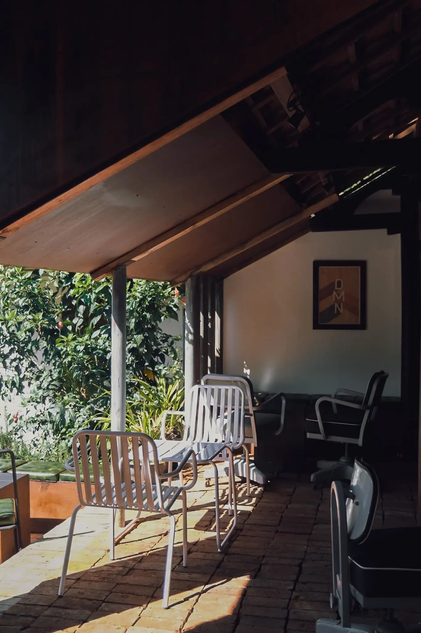 Cafe Đợi Một Người - Chốn y&ecirc;n b&igrave;nh giữa l&ograve;ng th&agrave;nh phố n&aacute;o nhiệt 5