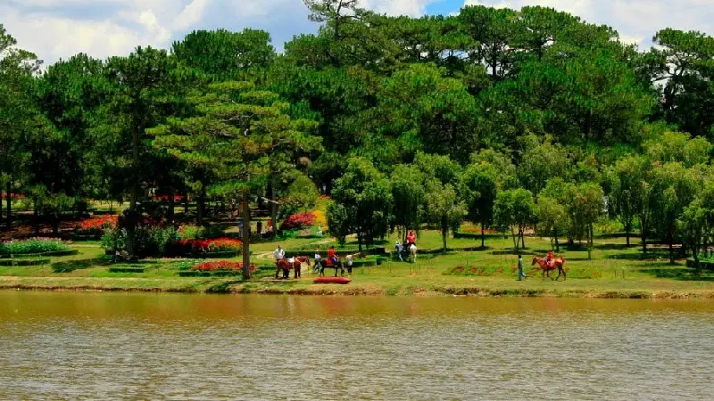 Check-in hồ Than Thở đậm chất thơ giữa xứ sở sương m&ugrave; 8