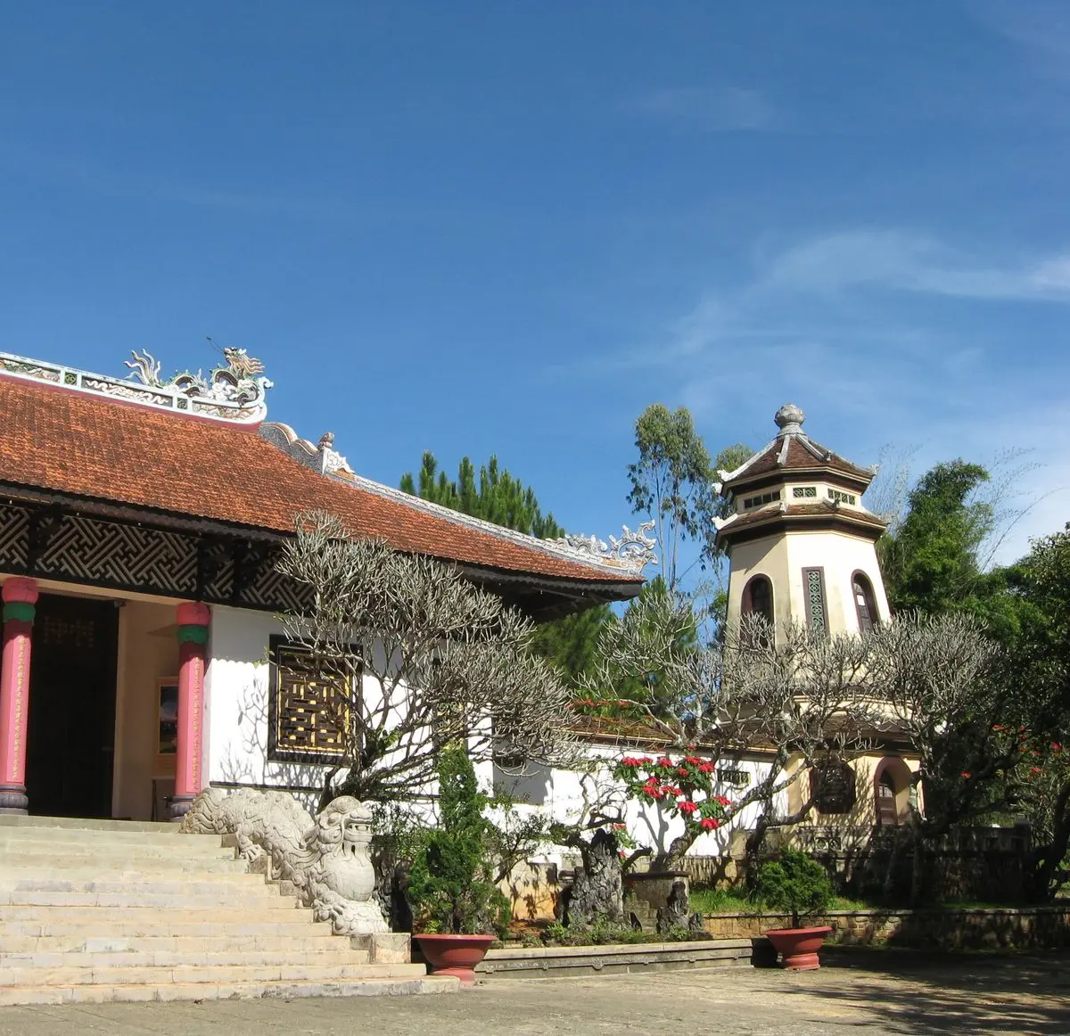 Ch&ugrave;a Linh Sơn - Viếng thăm chốn thiền định l&acirc;u đời ở Đ&agrave; Lạt 6