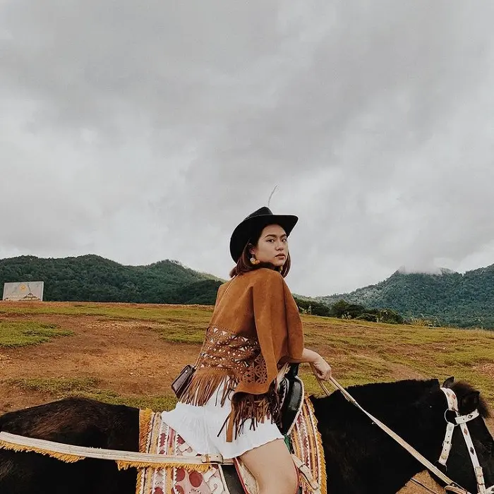 C&oacute; những ng&agrave;y cảm thấy bản th&acirc;n nhỏ b&eacute; khi đứng giữa cao nguy&ecirc;n L&acirc;m Vi&ecirc;n tr&ugrave;ng điệp 2