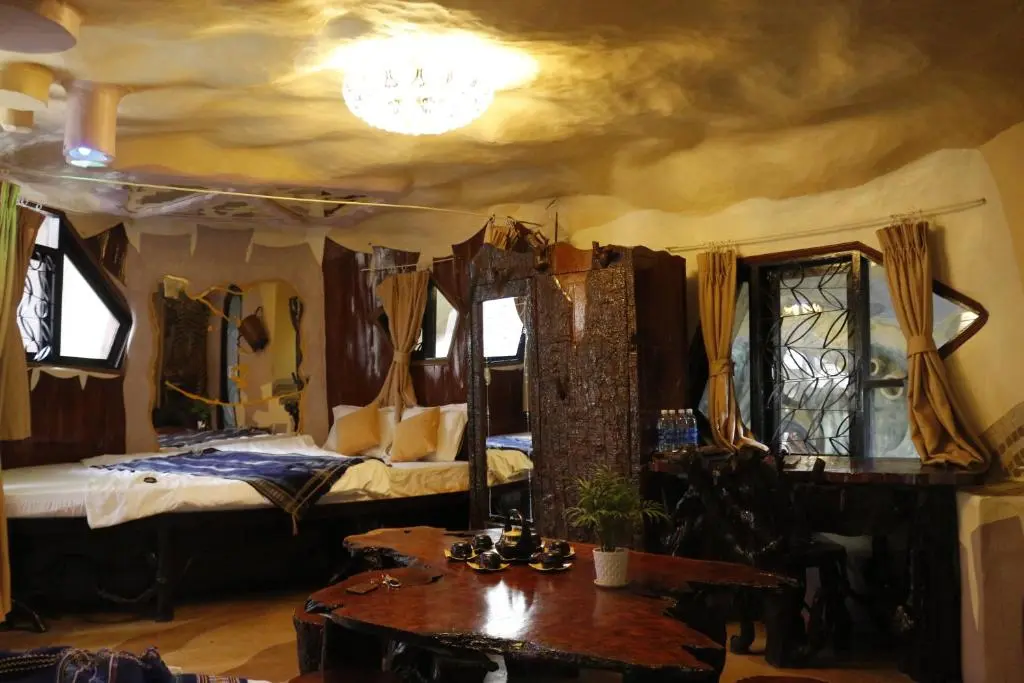 Crazy House - Biệt thự Hằng Nga: Lạnh xương sống với vẻ đẹp 'quái dị' khi đêm đến 11