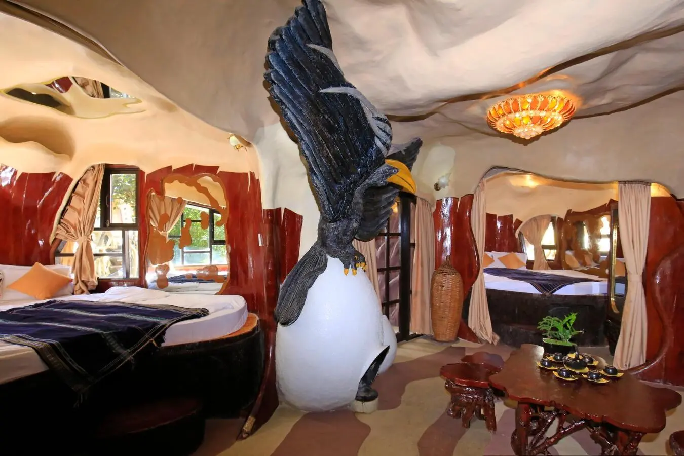 Crazy House - Biệt thự Hằng Nga: Lạnh xương sống với vẻ đẹp 'quái dị' khi đêm đến 8