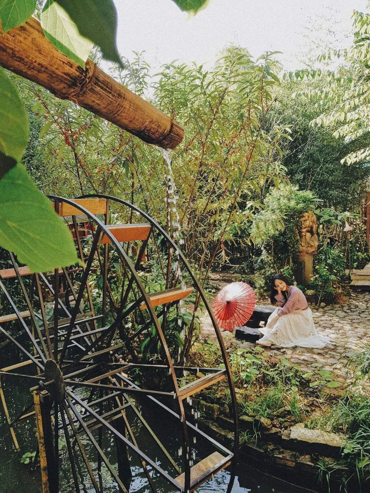 Hiệp Kh&aacute;ch Lầu Đ&agrave; Lạt - Oanh tạc th&aacute;nh địa cổ trang đẹp m&ecirc; mẩn tại Đ&agrave; Lạt 4