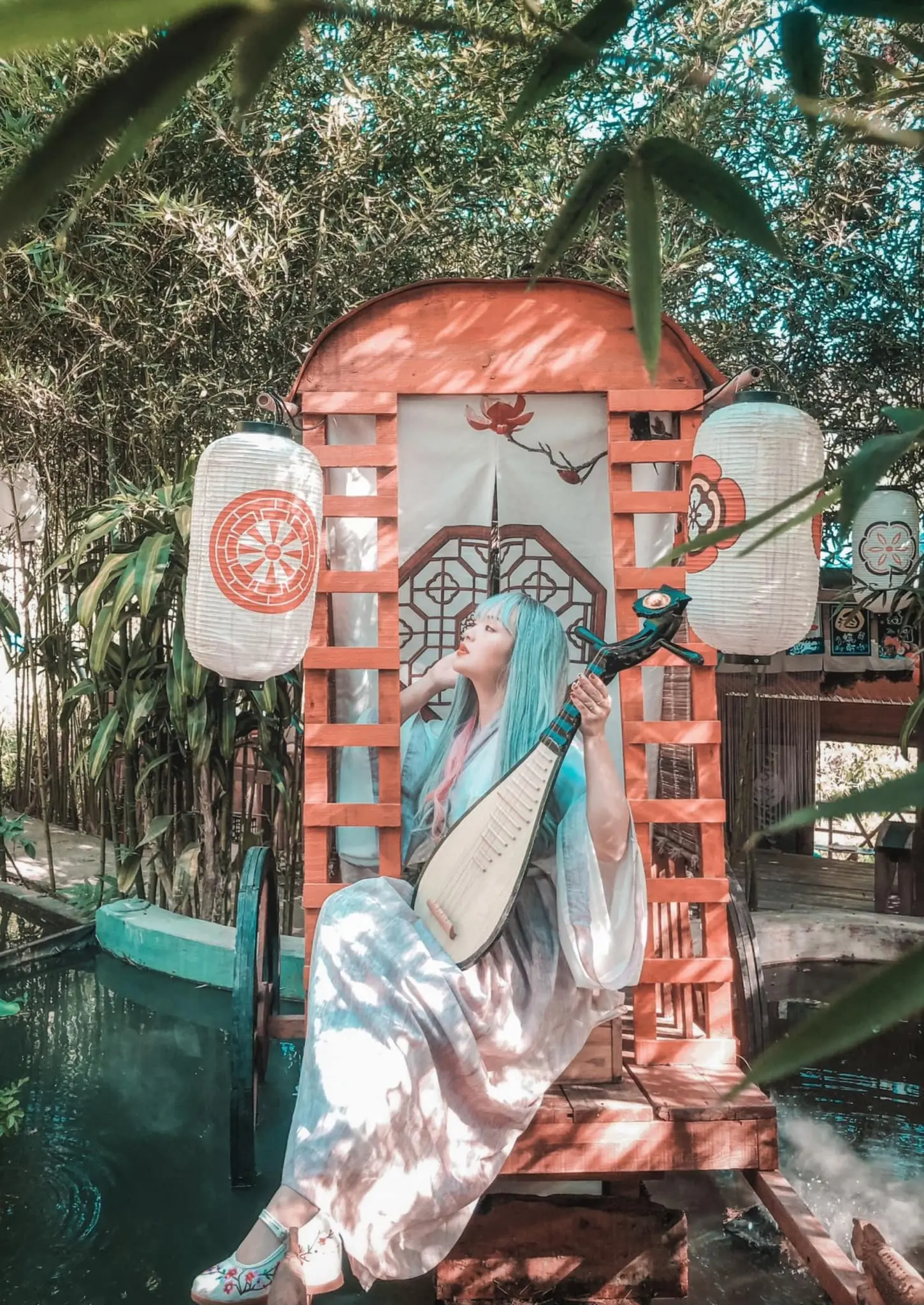 Hiệp Kh&aacute;ch Lầu Đ&agrave; Lạt - Oanh tạc th&aacute;nh địa cổ trang đẹp m&ecirc; mẩn tại Đ&agrave; Lạt 6