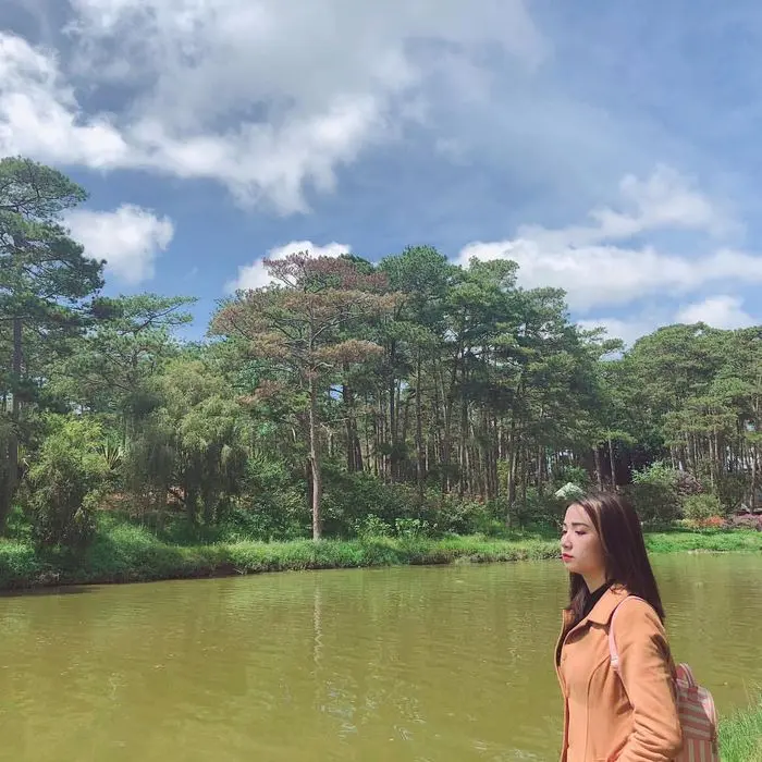 Hồ Than Thở - Bức tranh thi&ecirc;n nhi&ecirc;n đầy huyền b&iacute; 8