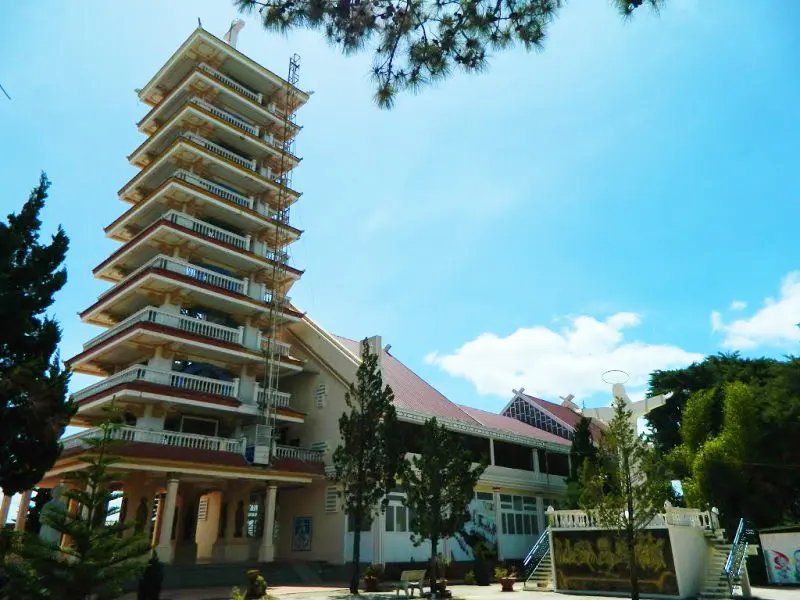 Khám phá 10 nhà thờ Đà Lạt có lối kiến trúc ấn tượng nhất 7