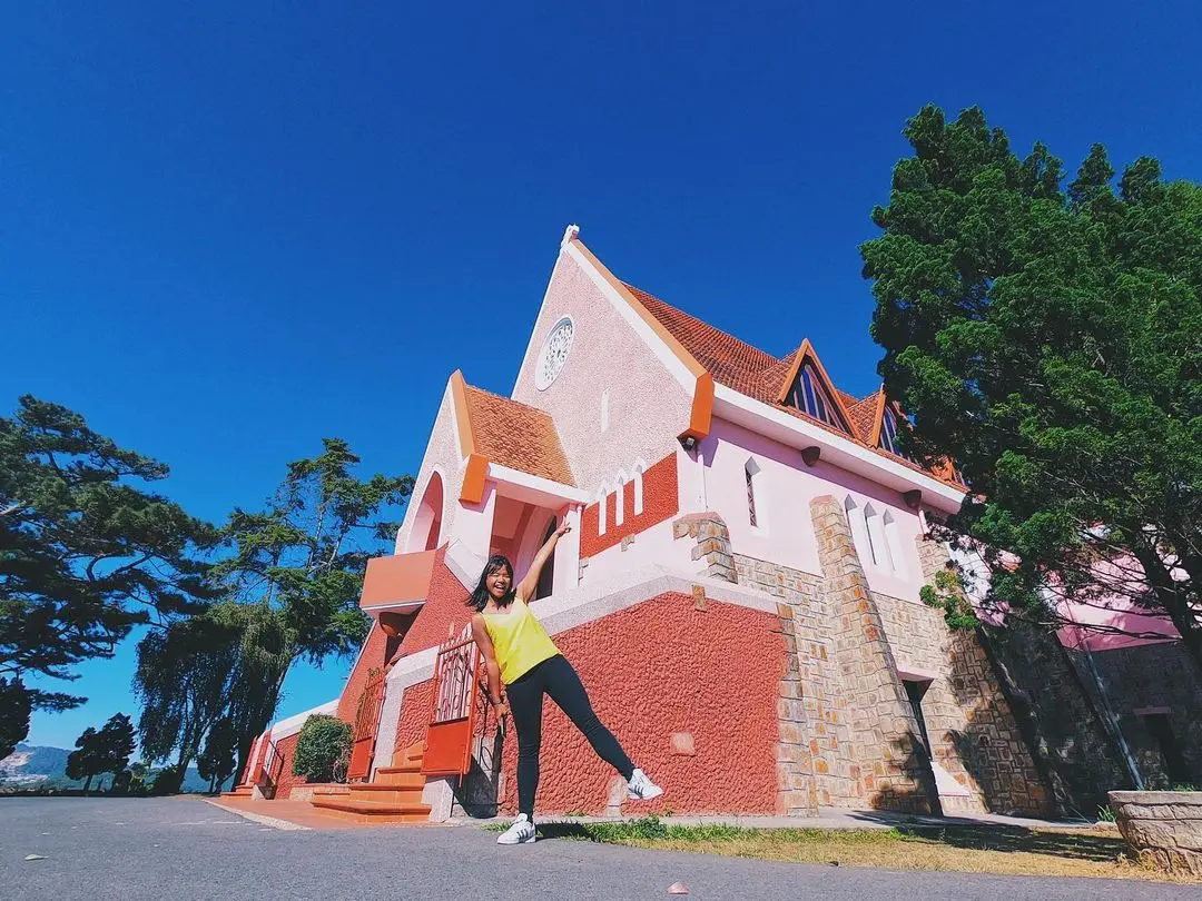 Nh&agrave; thờ Domaine De Marie - Dấu ấn ch&acirc;u &Acirc;u giữa l&ograve;ng Đ&agrave; Lạt 12
