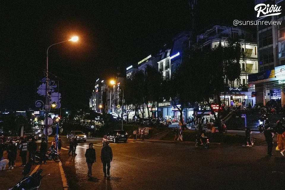 Phố đi bộ Đ&agrave; Lạt - Kh&ocirc;ng đơn giản chỉ l&agrave; một con phố nhộn nhịp mỗi tối cuối tuần 23