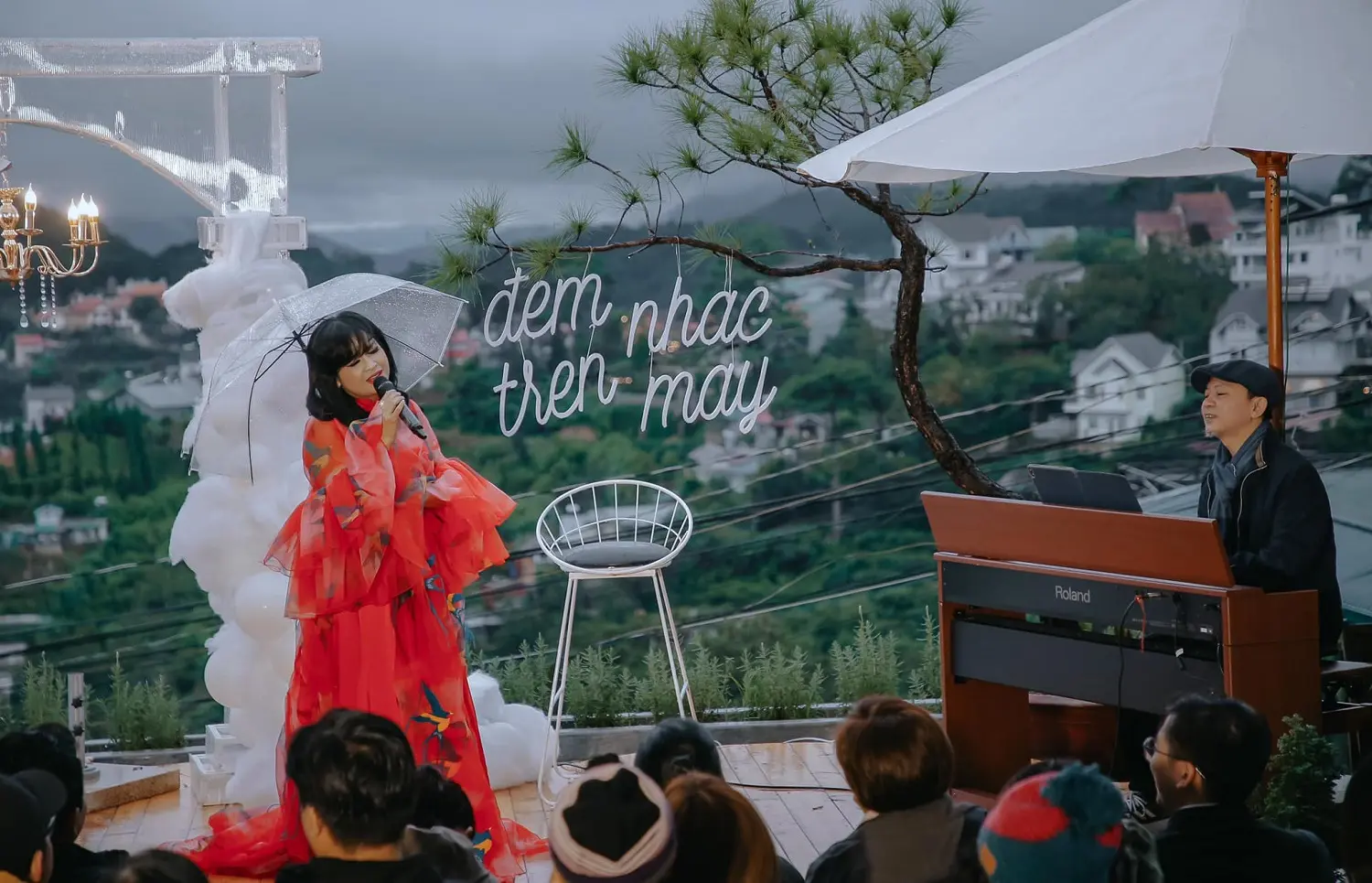 Ph&ograve;ng tr&agrave; Đ&agrave; Lạt &ndash; Điểm đến của những tr&aacute;i tim m&ecirc; mẩn giai điệu Acoustic mộc mạc 5