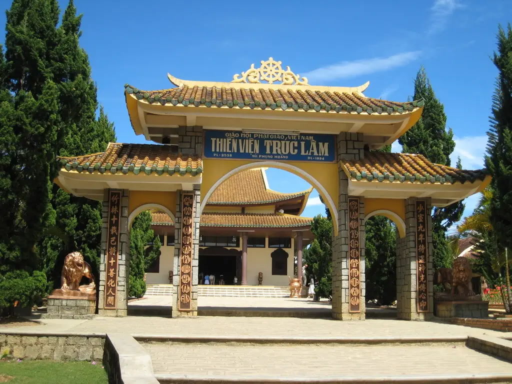 Thiền Viện Trúc Lâm – Khám phá vẻ đẹp cổ kính giữa rừng thông Đà Lạt 5