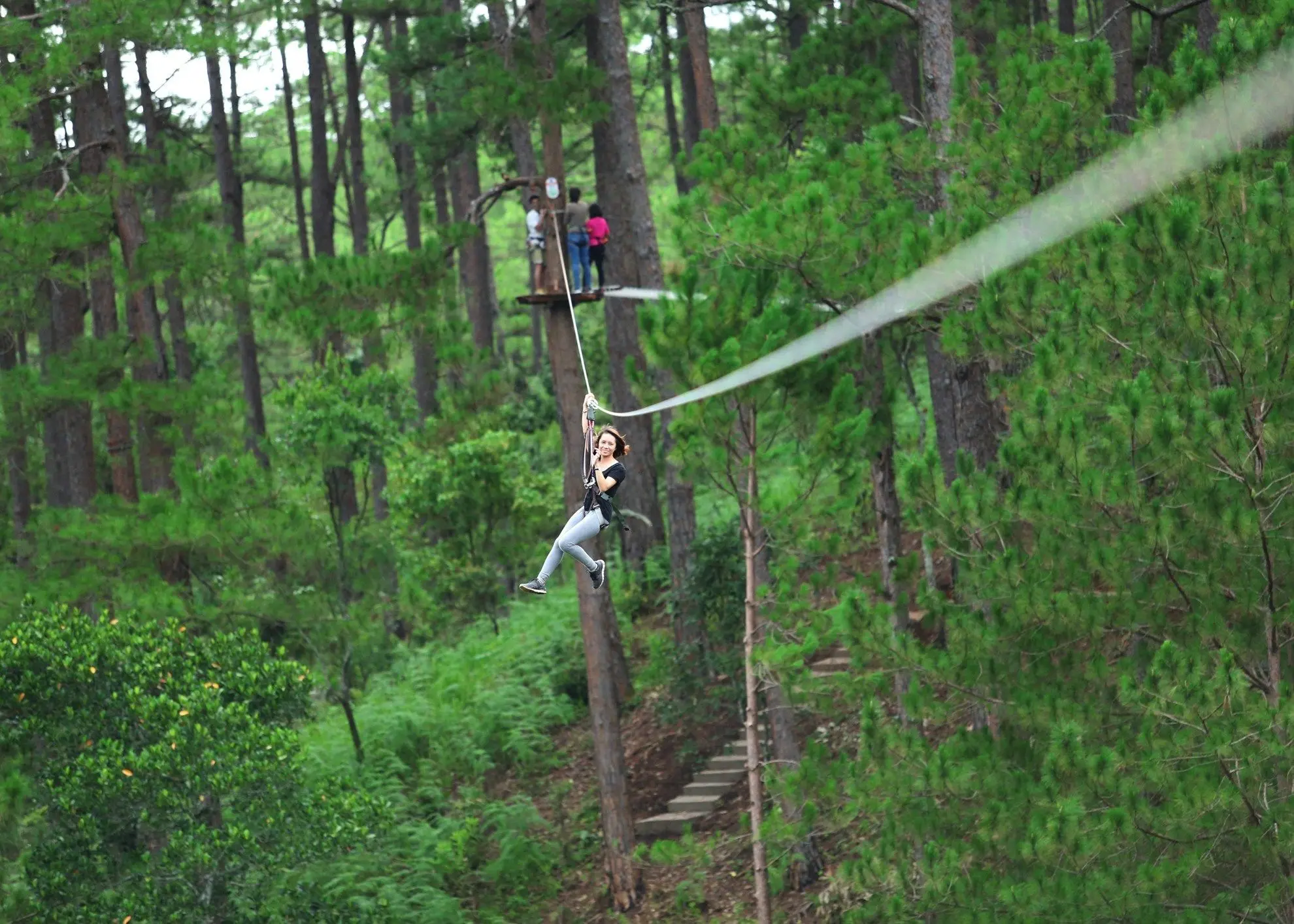 Thử thách bản thân tại Datanla High Rope Course với trò đu dây zipline thú vị 2