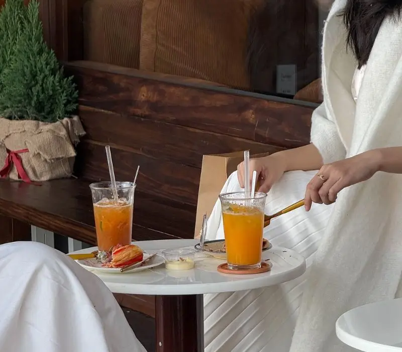 Tiệm b&aacute;nh Th&agrave;nh H&ocirc;n: Nơi c&oacute; b&aacute;nh ngọt v&agrave; những g&oacute;c check in xịn 14