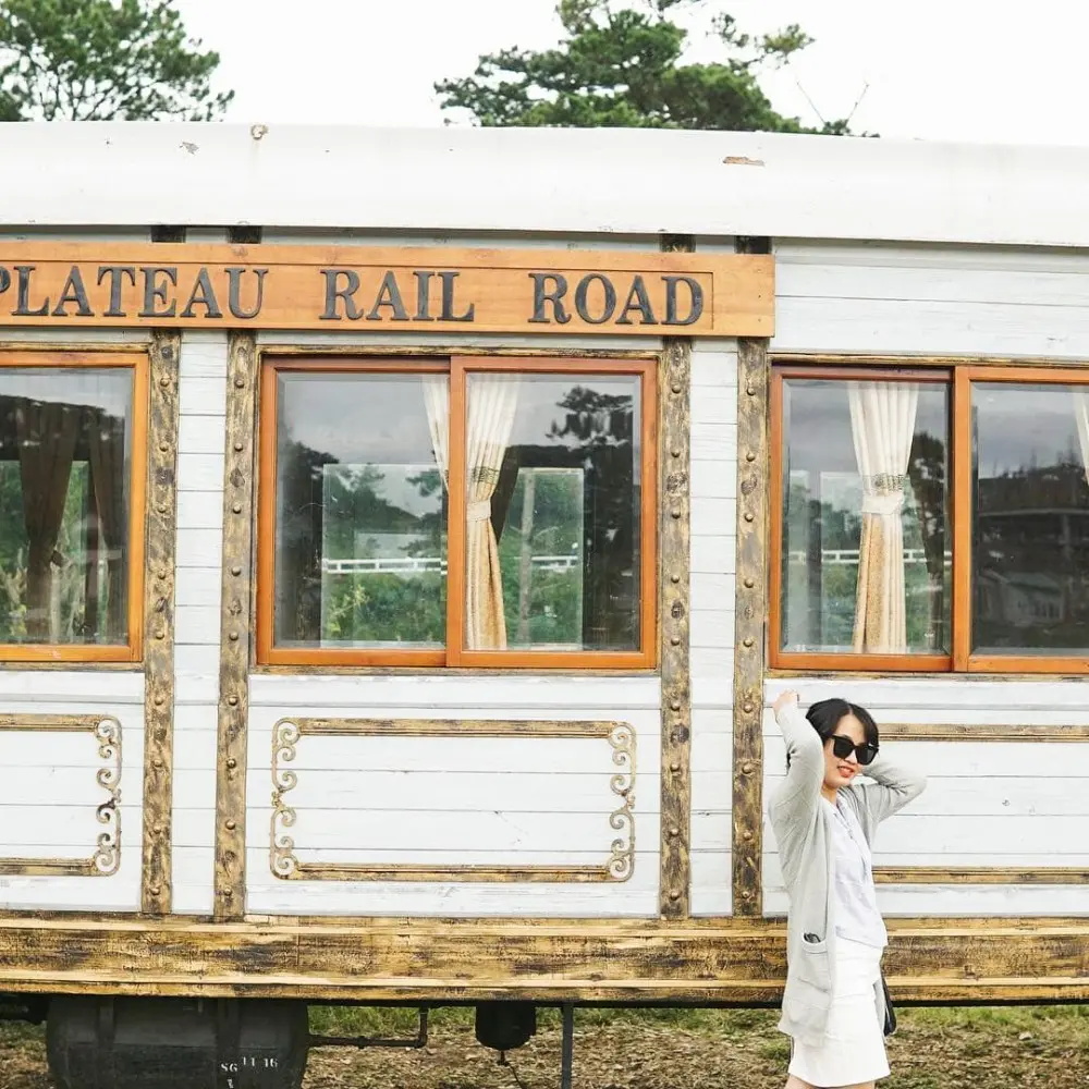 Trại M&aacute;t Đ&agrave; Lạt - Kinh đ&ocirc; &aacute;nh s&aacute;ng khi về đ&ecirc;m 7