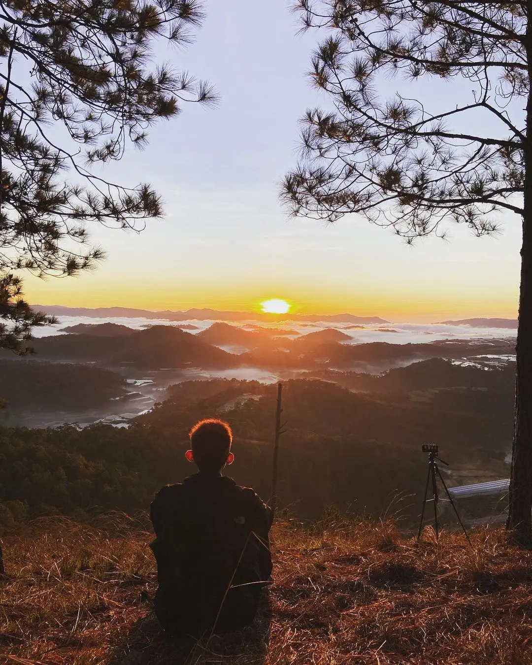 Trekking đỉnh H&ograve;n Bồ Đ&agrave; Lạt săn biển m&acirc;y bềnh bồng 7
