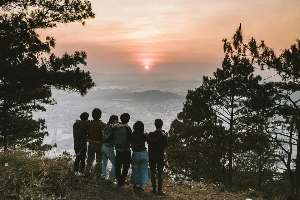 Trekking đỉnh H&ograve;n Bồ Đ&agrave; Lạt săn biển m&acirc;y bềnh bồng 8