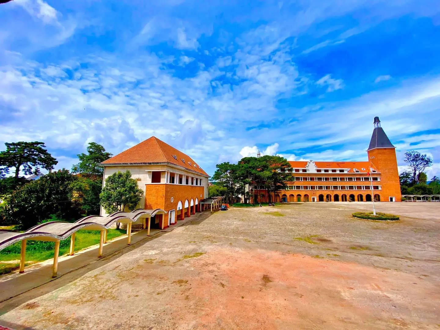Trường Cao đẳng Sư phạm Đ&agrave; Lạt - Một trong TOP10 ng&ocirc;i trường cổ k&iacute;nh đẹp nhất Việt Nam 2