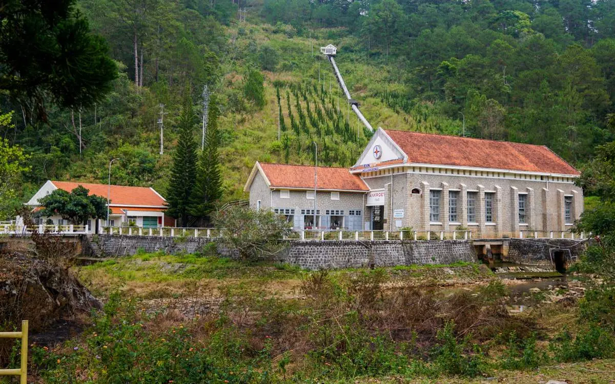 Về thăm hồ Suối V&agrave;ng Đ&agrave; Lạt với khung cảnh n&ecirc;n thơ trong chiều m&acirc;y l&atilde;ng đ&atilde;ng 3