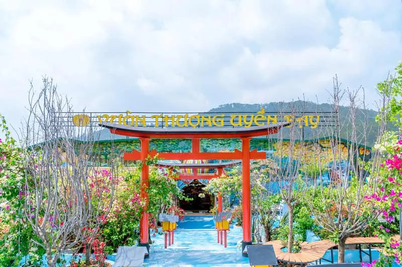 Vườn thượng uyển bay Đà Lạt, không gian tiên cảnh đẹp nao lòng người 2