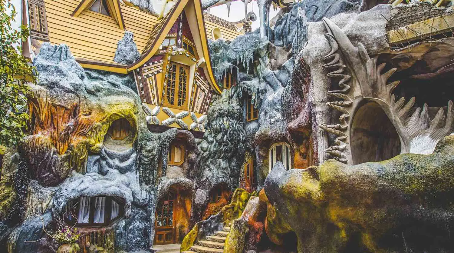 Crazy House - Biệt thự Hằng Nga: Lạnh xương sống với vẻ đẹp 'quái dị' khi đêm đến