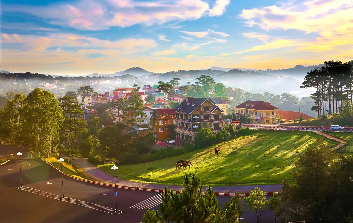 Đi Đà Lạt vào tháng Chín và khám phá những nét đẹp rực rỡ của thành phố mờ sương