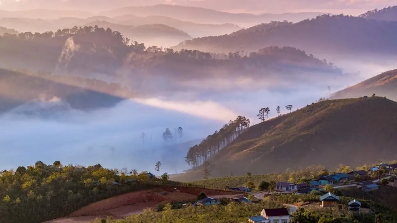 Du lịch đà lạt tháng Bảy - Có một Đà Lạt đẹp đượm buồn lạ lùng đến thế