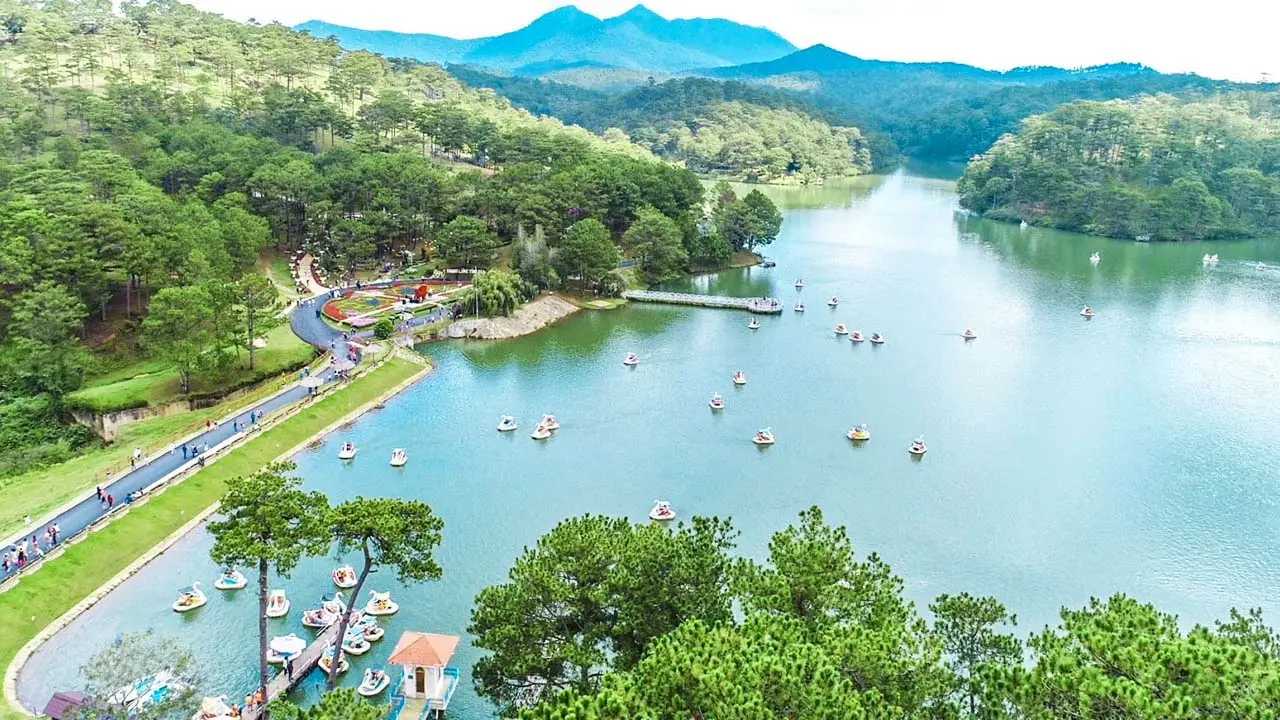 Đưa nhau đi trốn ở Thung Lũng Tình Yêu tại Đà Lạt