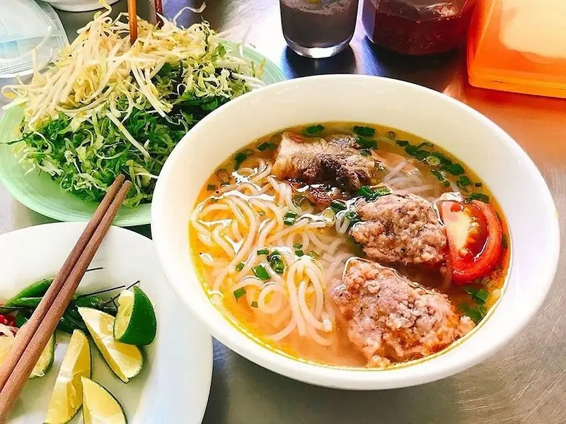 6 qu&aacute;n b&uacute;n ri&ecirc;u si&ecirc;u ngon tại Đ&agrave; Lạt, lu&ocirc;n được l&ograve;ng thực kh&aacute;ch 2