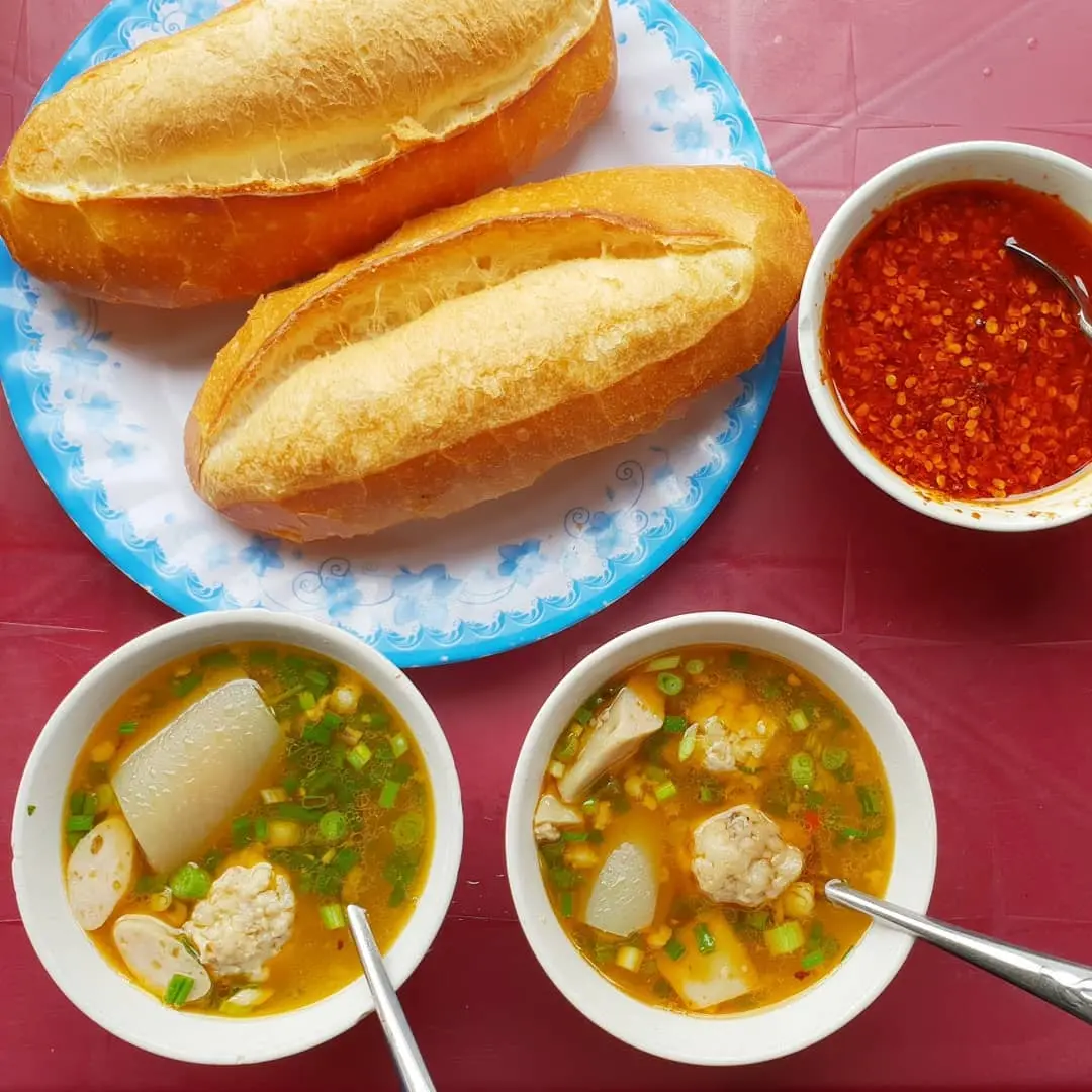 Ăn thỏa th&iacute;ch với những h&agrave;ng b&aacute;nh m&igrave; x&iacute;u mại Đ&agrave; Lạt ngon c&oacute; tiếng 5