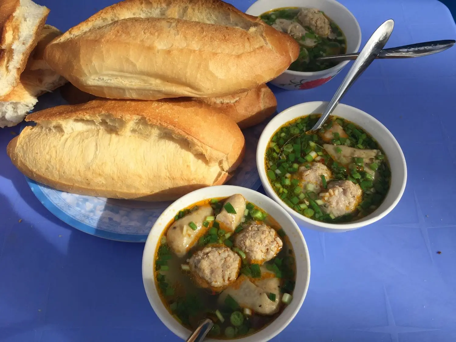 B&aacute;nh m&igrave; x&iacute;u mại Đ&agrave; Lạt - Độc đ&aacute;o ẩm thực xứ ng&agrave;n hoa 4