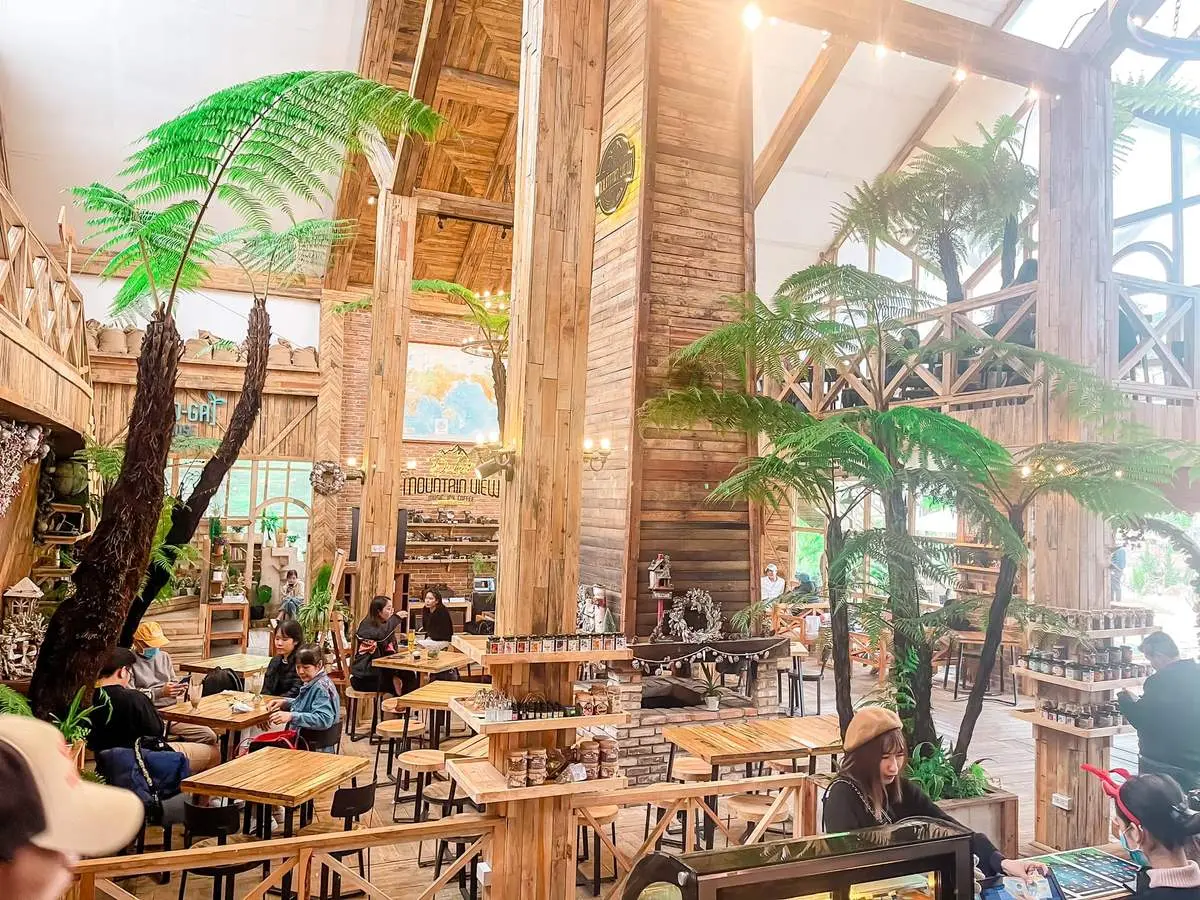 Đến Đ&agrave; Lạt Mountain View coffee trải nghiệm kh&ocirc;ng gian Bắc &Acirc;u b&ecirc;n n&uacute;i đồi mộng mơ 6
