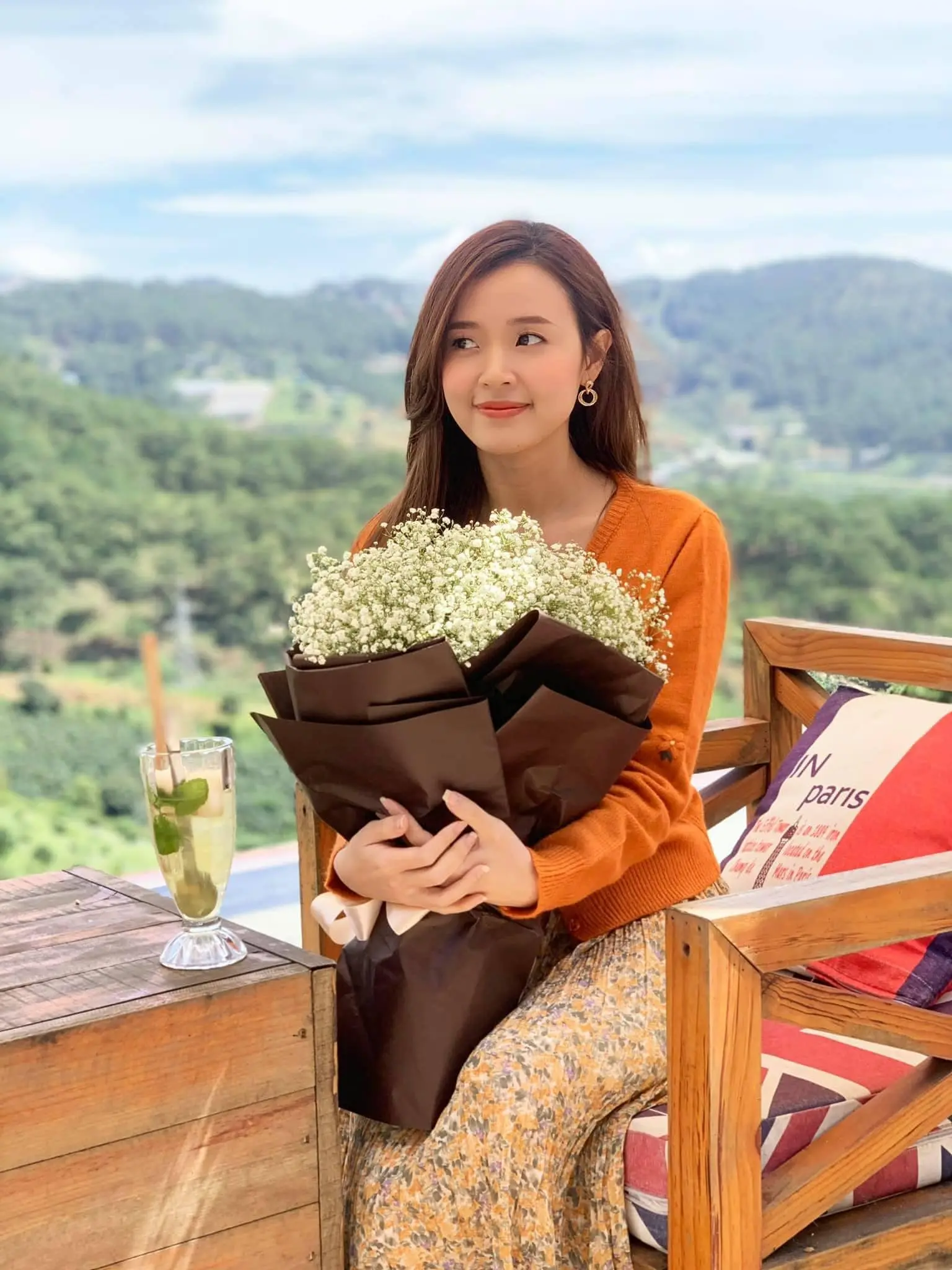 Đến Đ&agrave; Lạt Mountain View coffee trải nghiệm kh&ocirc;ng gian Bắc &Acirc;u b&ecirc;n n&uacute;i đồi mộng mơ 10