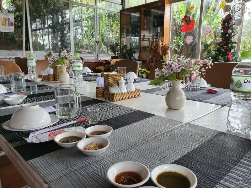 Điểm danh 10 qu&aacute;n lẩu g&agrave; l&aacute; &eacute; Đ&agrave; Lạt nổi tiếng ngon v&agrave; đ&aacute;ng thử nhất 2