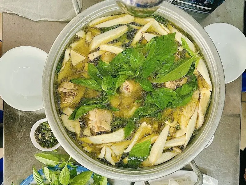 Điểm danh 10 qu&aacute;n lẩu g&agrave; l&aacute; &eacute; Đ&agrave; Lạt nổi tiếng ngon v&agrave; đ&aacute;ng thử nhất 5