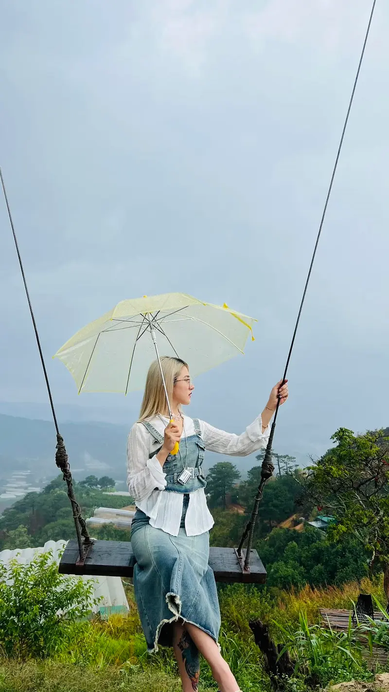 Gh&eacute; Thung Lũng Kh&oacute;i Xanh ngắm trọn th&agrave;nh phố Đ&agrave; Lạt từ tr&ecirc;n cao 16