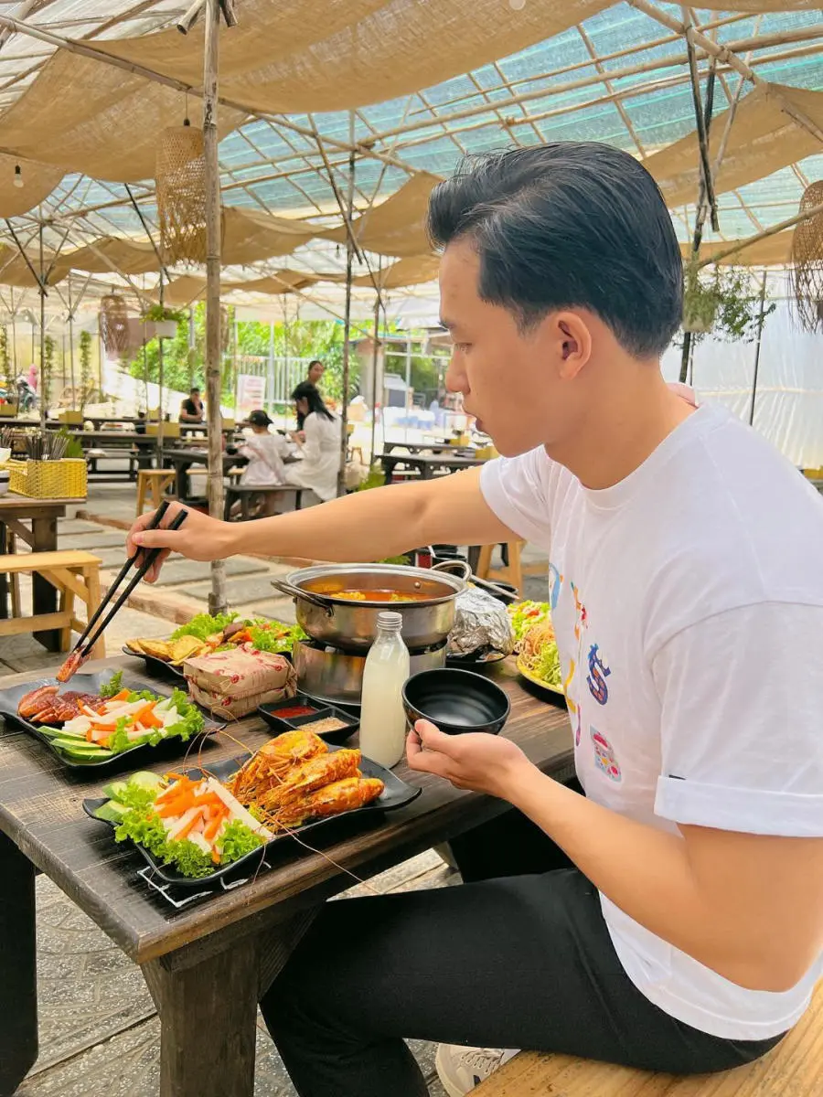 Gh&eacute; Tiệm nướng &Uacute; Nu giữa l&ograve;ng Đ&agrave; Lạt vỗ b&eacute;o chiếc bụng đ&oacute;i 10
