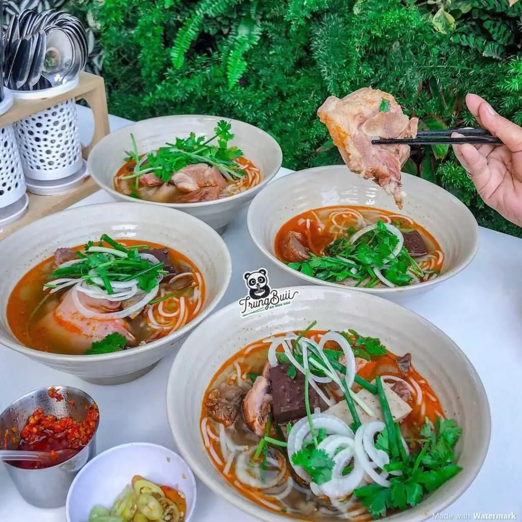 Gọi t&ecirc;n 15 qu&aacute;n b&uacute;n b&ograve; Đ&agrave; Lạt ngon nức tiếng giới s&agrave;nh ăn 2