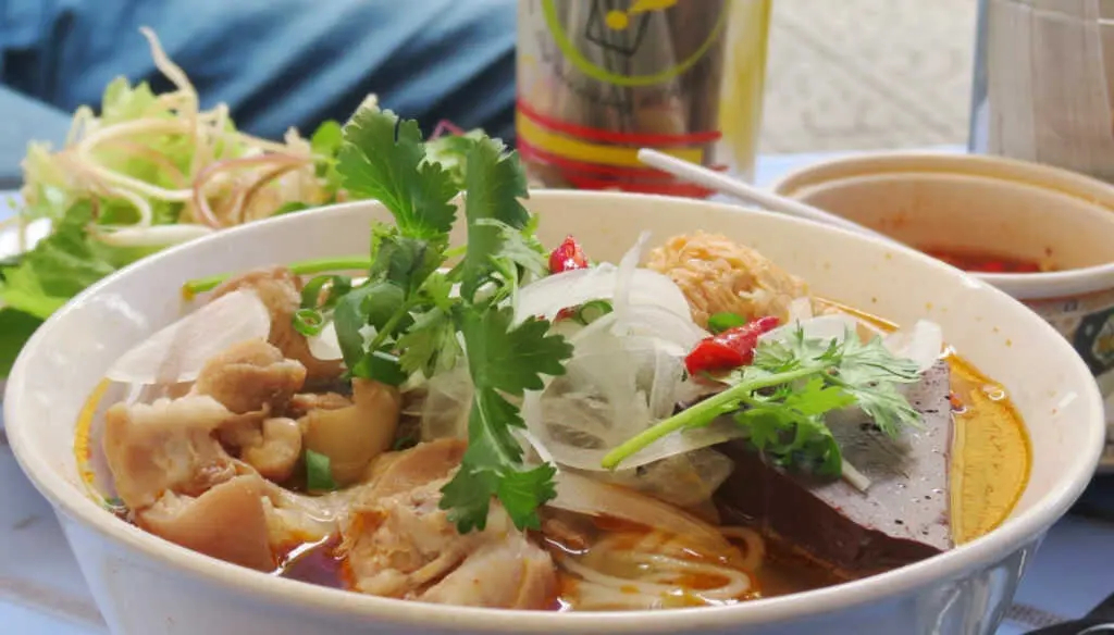 Gọi t&ecirc;n 15 qu&aacute;n b&uacute;n b&ograve; Đ&agrave; Lạt ngon nức tiếng giới s&agrave;nh ăn 9