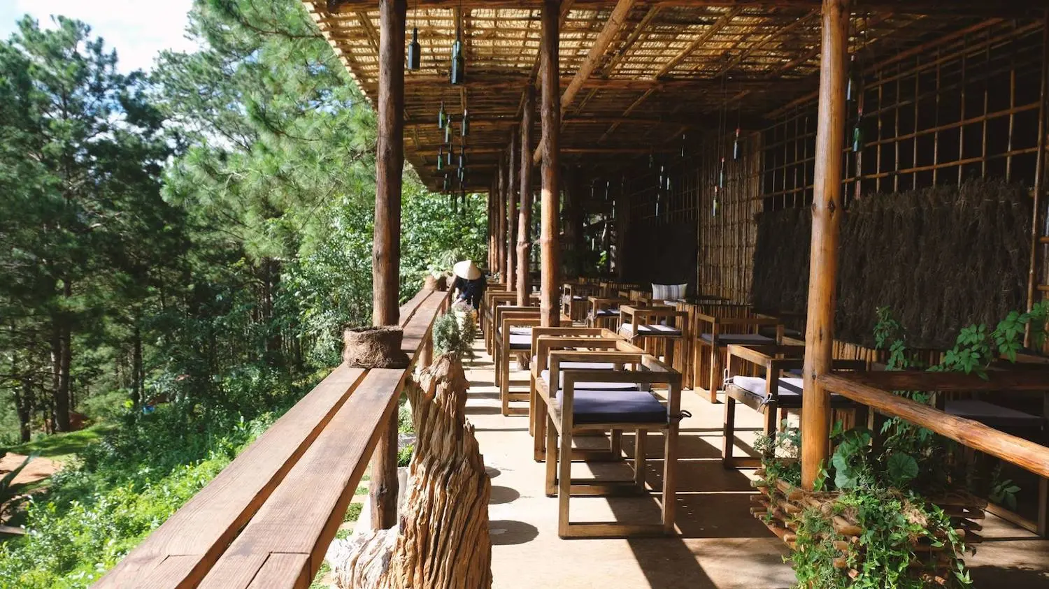Lavenderdalat Coffee House - Qu&aacute;n c&agrave; ph&ecirc; c&oacute; view Hồ Tuyền L&acirc;m quyến rũ khiến ai cũng say l&ograve;ng tại Đ&agrave; Lạt 5
