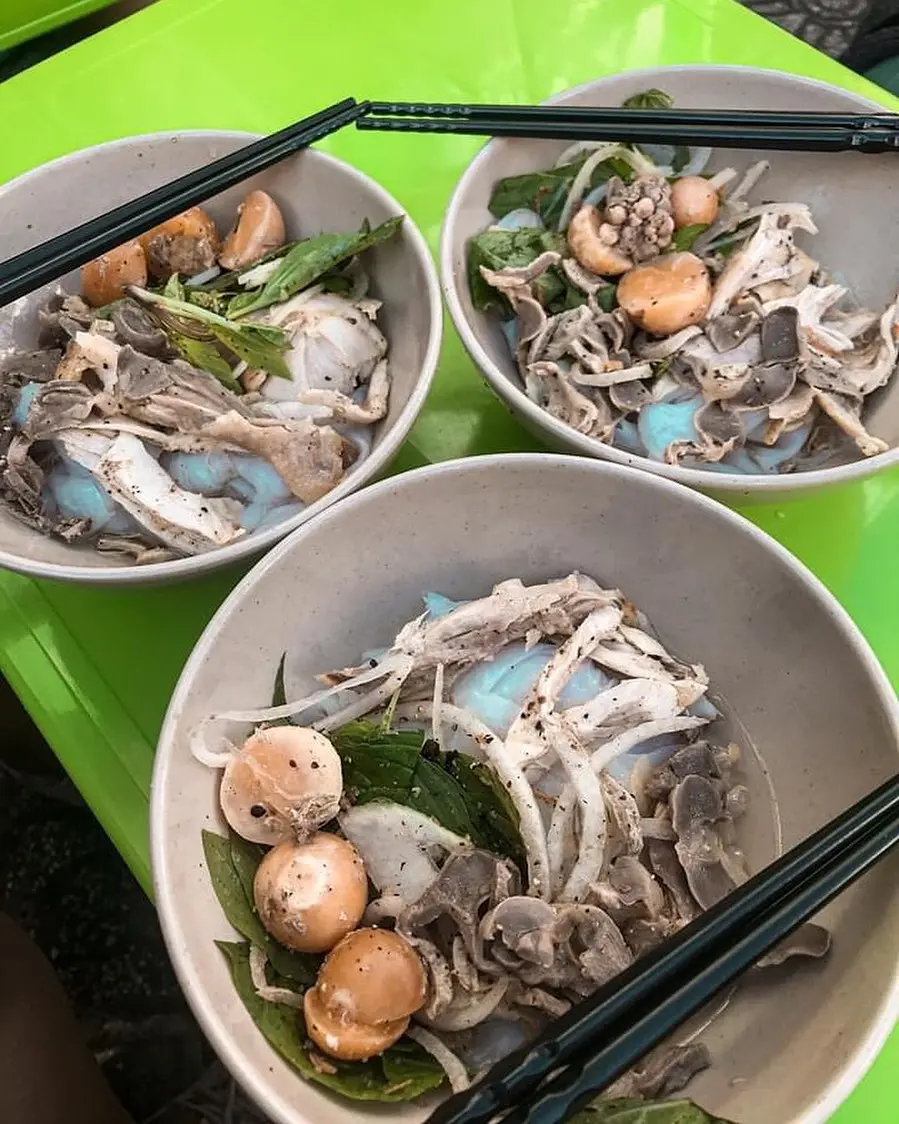 L&ecirc;n Đ&agrave; Lạt l&agrave; phải dậy sớm ăn b&aacute;nh ướt l&ograve;ng g&agrave; chứ đừng ngủ nướng nữa bạn ơi! 8