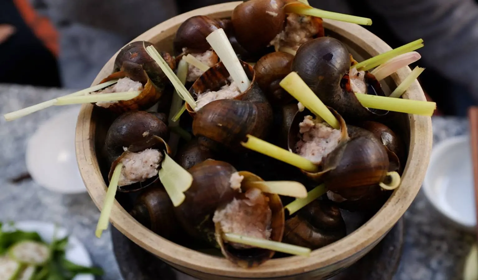 Người ta l&ecirc;n đồ đi 'dẩy', c&ograve;n m&igrave;nh l&ecirc;n đồ ngồi lể ốc nhồi thịt Đ&agrave; Lạt 8