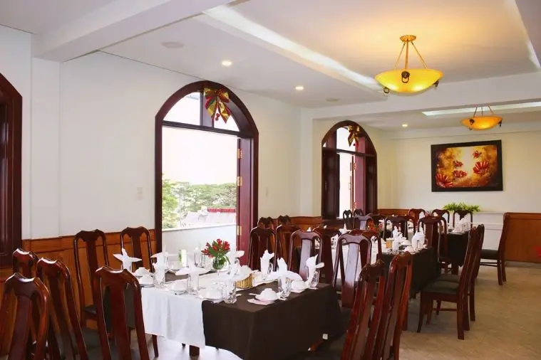 Nh&agrave; h&agrave;ng Nh&agrave; T&ocirc;i - Ch&igrave;m đắm v&agrave;o ẩm thực chuẩn vị gia đ&igrave;nh 8