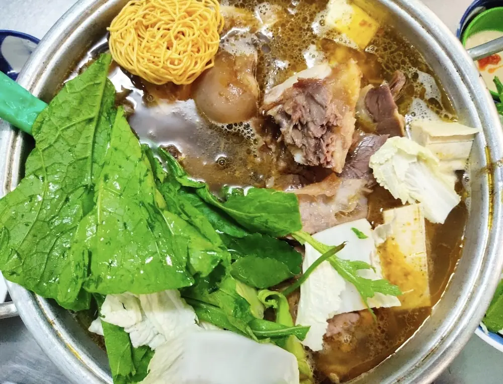 Qu&aacute;n lẩu b&ograve; Ba Toa Nh&agrave; Gỗ nức tiếng Đ&agrave; Lạt 7