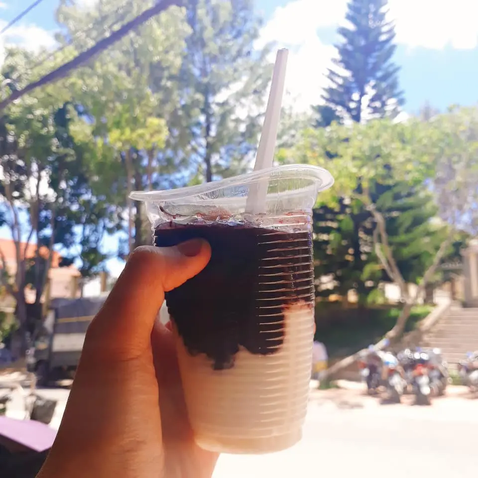 Qu&aacute;n sữa chua nếp cẩm vỉa h&egrave; 10k &ndash; Sữa chua nếp cẩm thương hiệu b&agrave; cụ si&ecirc;u ngon si&ecirc;u rẻ tại Đ&agrave; Lạt 4