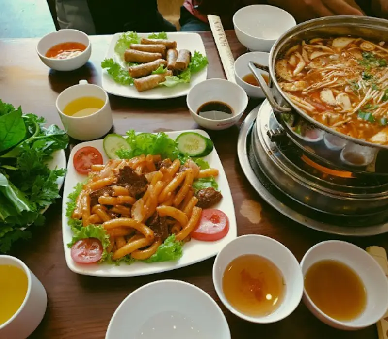 Review 12 qu&aacute;n buffet chay Đ&agrave; Lạt cho t&iacute;n đồ ẩm thực chay 8