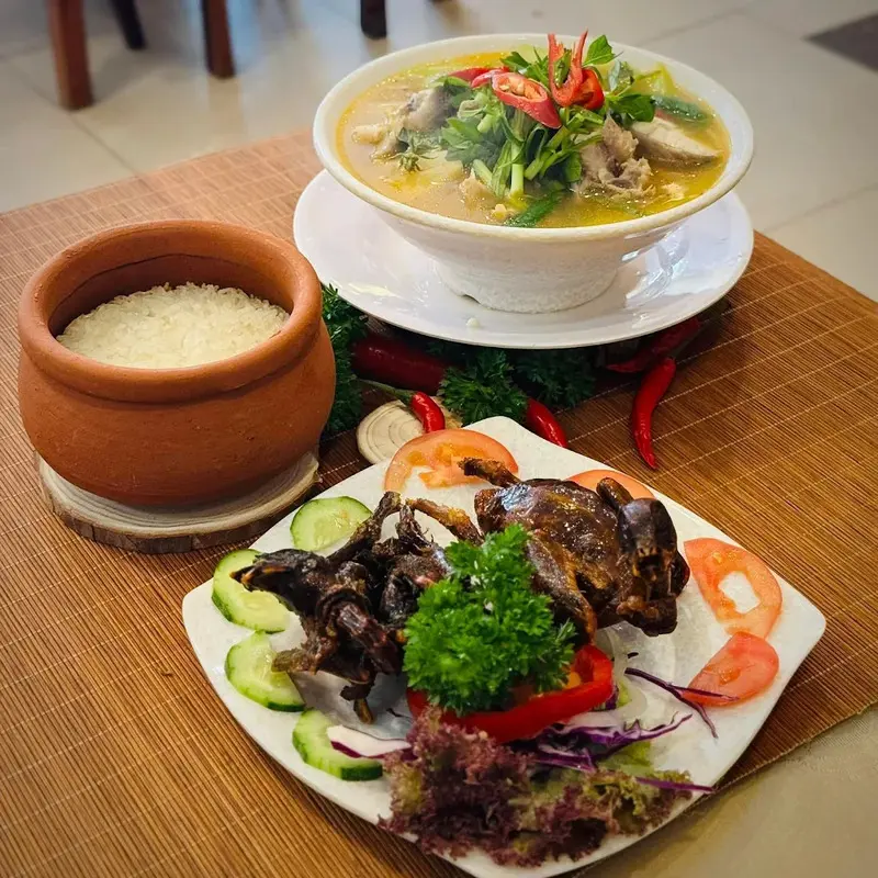Rủ nhau c&agrave;n qu&eacute;t 10 qu&aacute;n cơm ni&ecirc;u Đ&agrave; Lạt ngon nức tiếng tại th&agrave;nh phố ng&agrave;n hoa 7