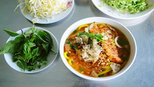 Săn l&ugrave;ng TOP 10 qu&aacute;n m&igrave; Quảng ngon m&ecirc; ly tại Đ&agrave; Lạt 10