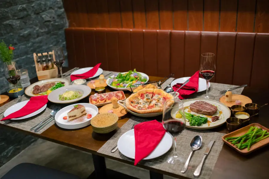 Thưởng thức Steak Ngon với mức gi&aacute; b&igrave;nh d&acirc;n giữa l&ograve;ng Đ&agrave; Lạt 7