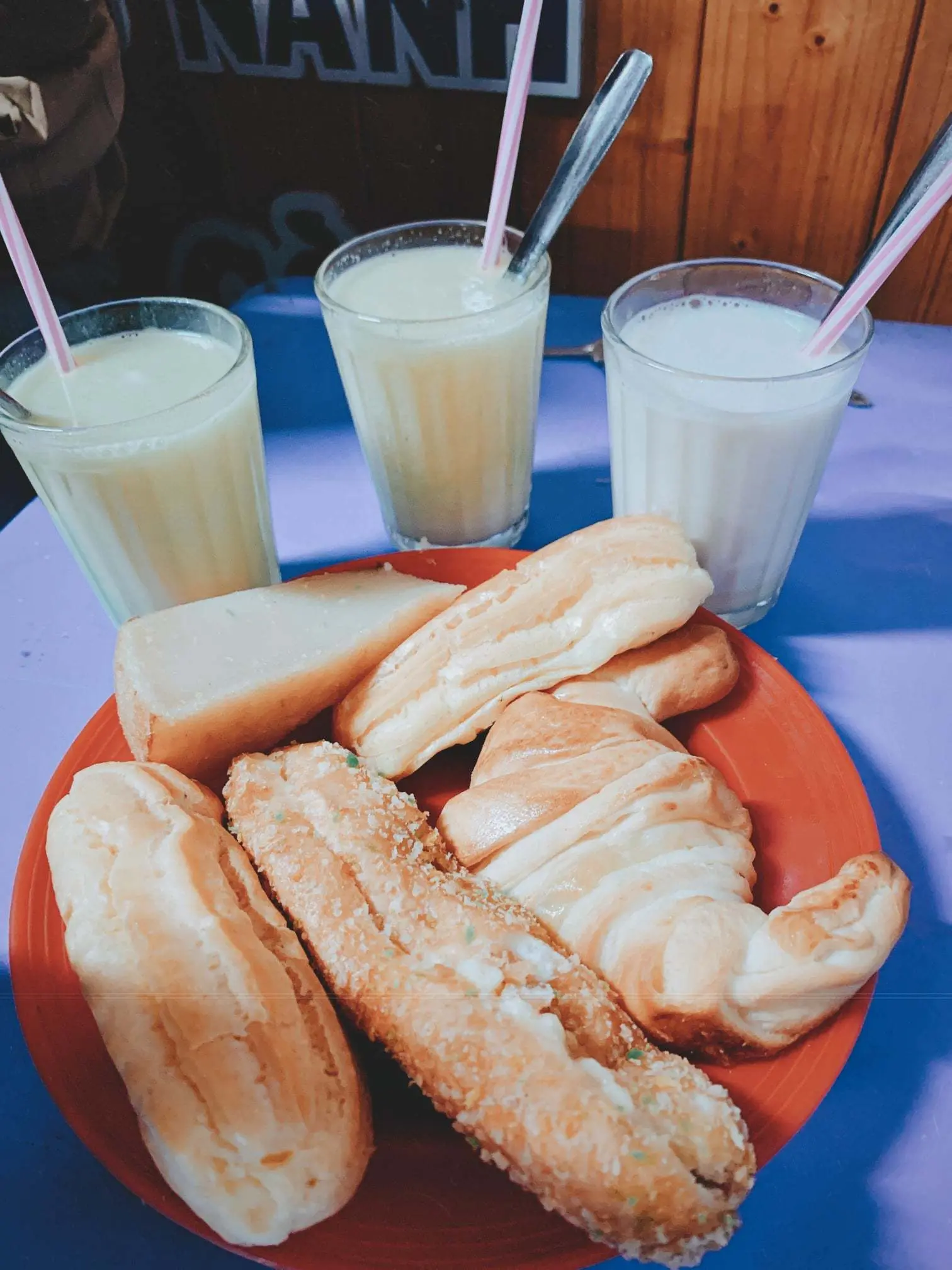 Thưởng thức sữa đậu n&agrave;nh n&oacute;ng thơm giữa tiết trời Đ&agrave; Lạt se lạnh 4